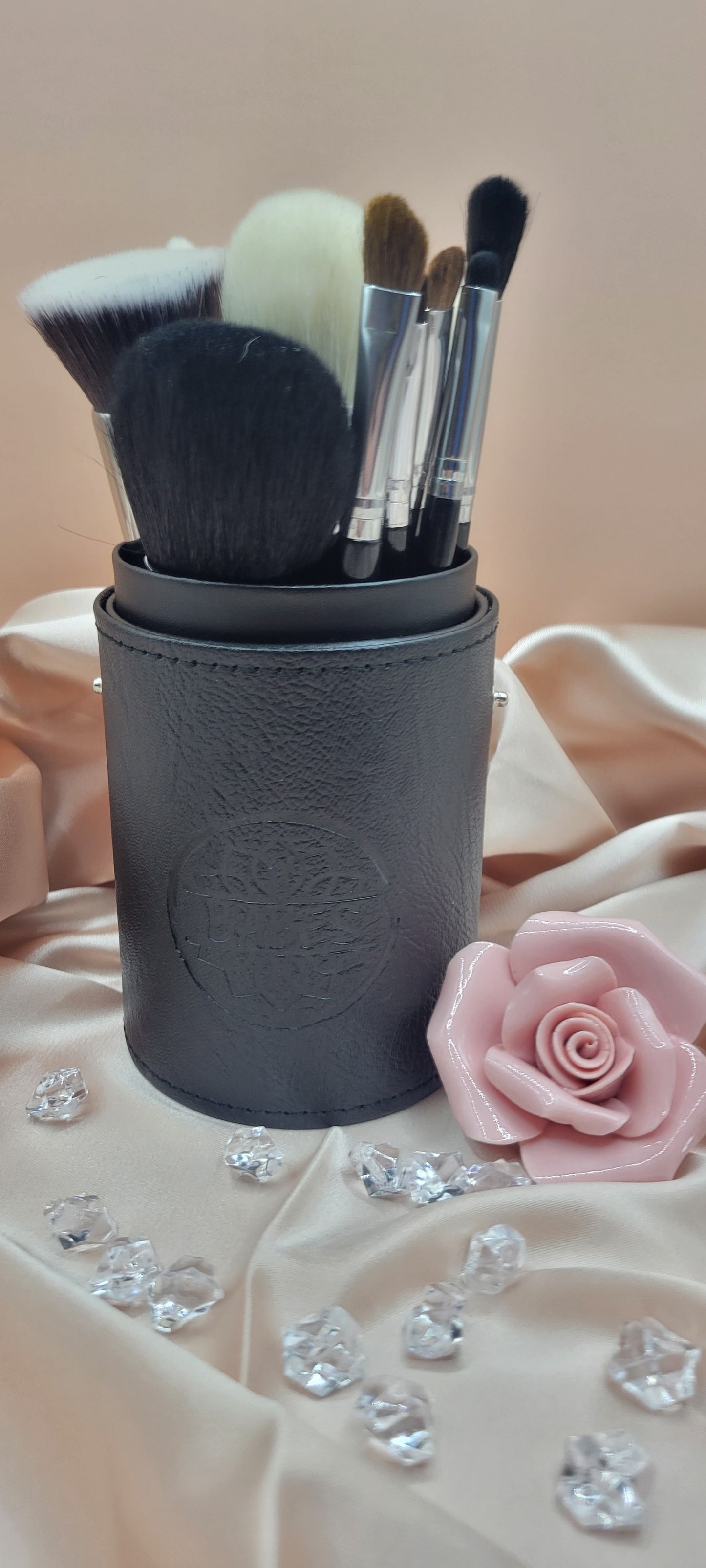 Pony and Goat Hair Makeup Brushes with barrel traveling case