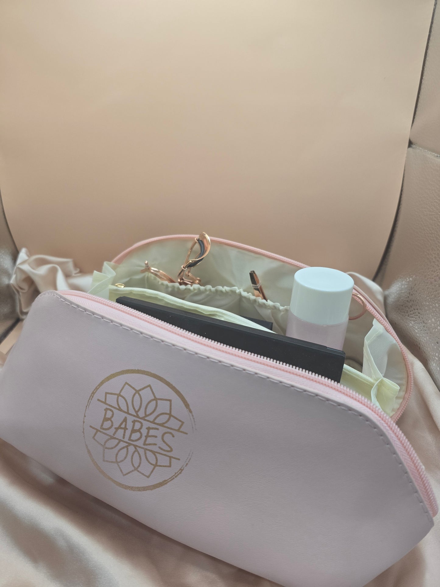 Makeup bag