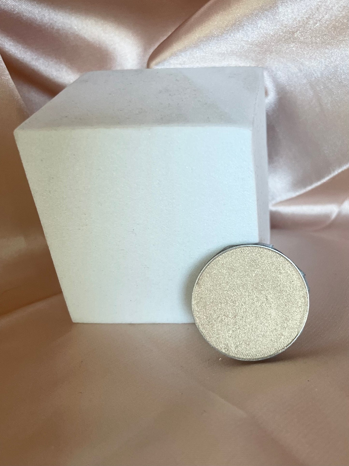 Eyeshadow single pan