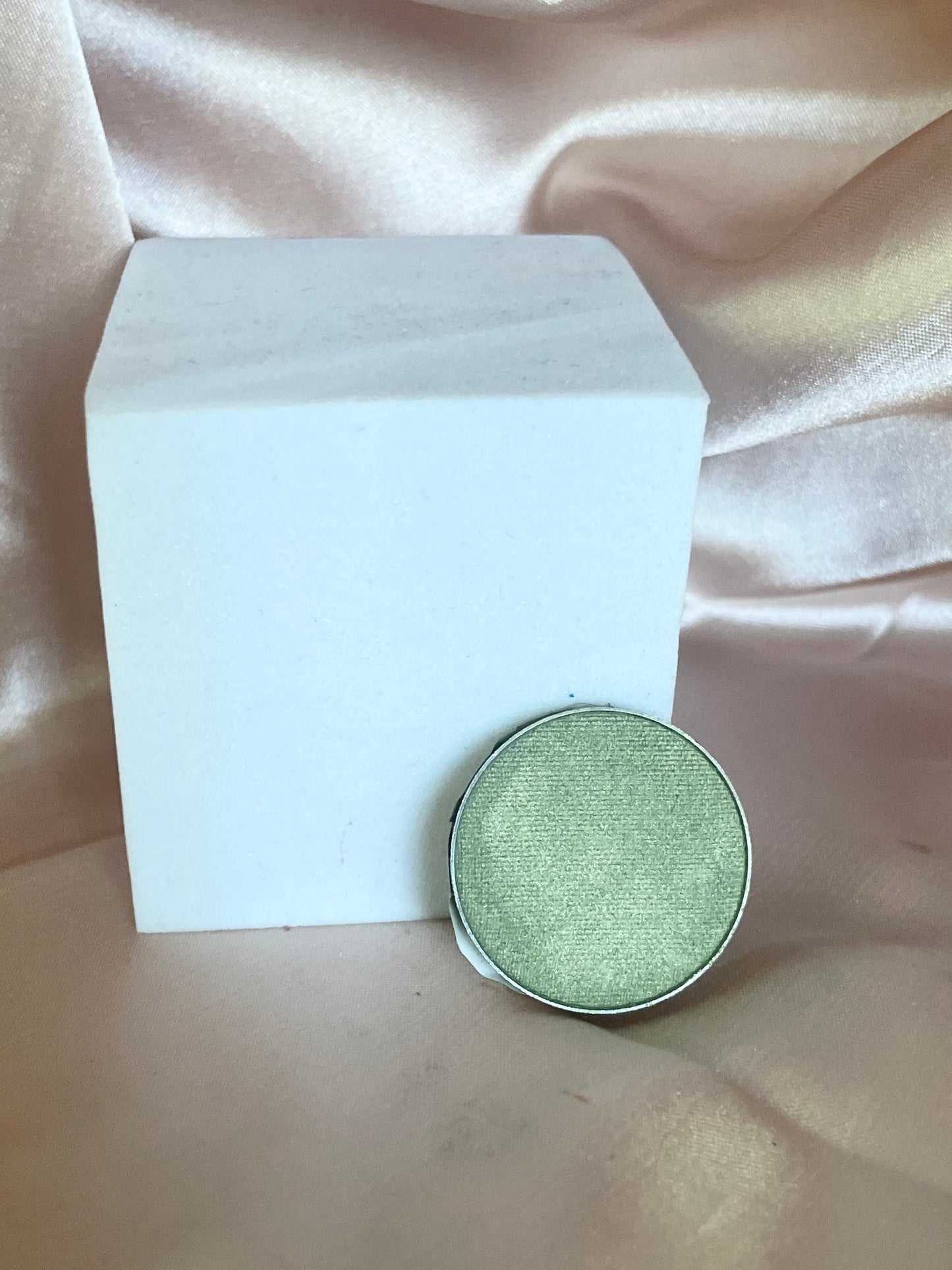 Eyeshadow single pan