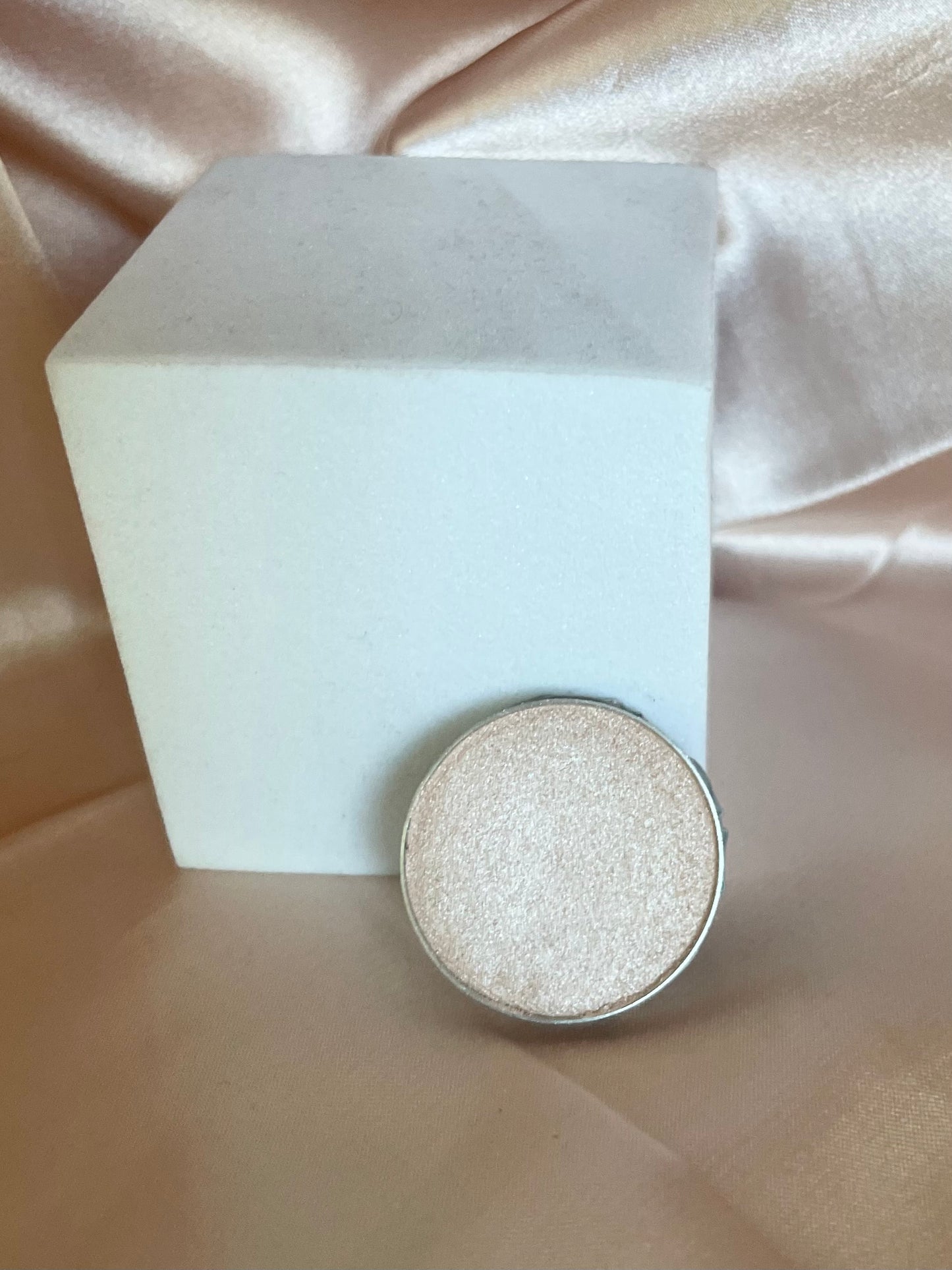 Eyeshadow single pan