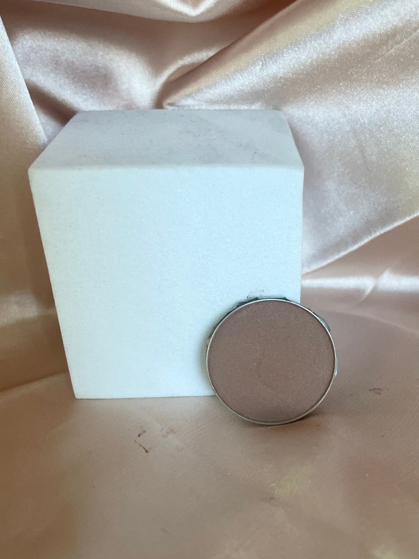 Eyeshadow single pan