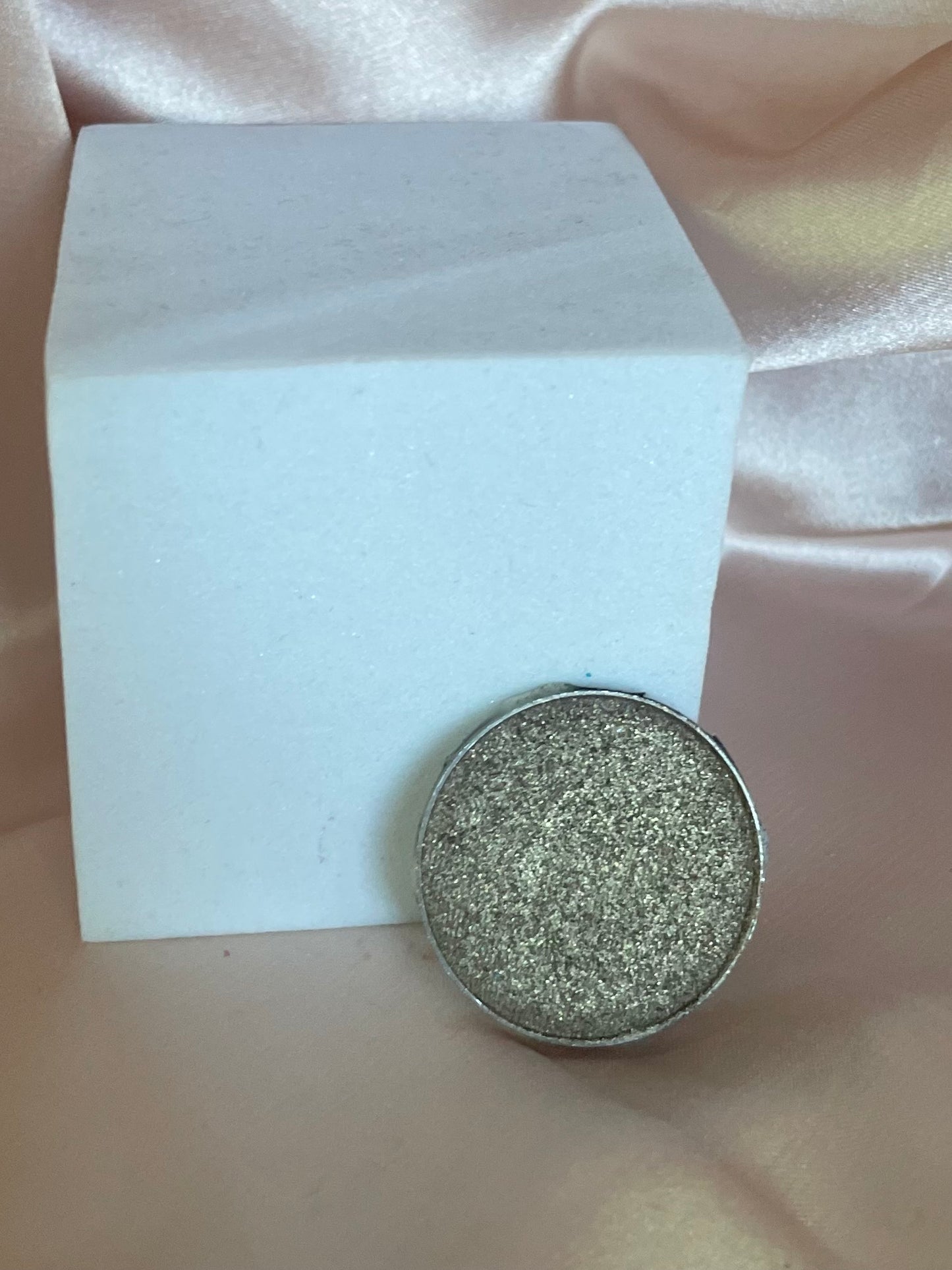 Eyeshadow single pan