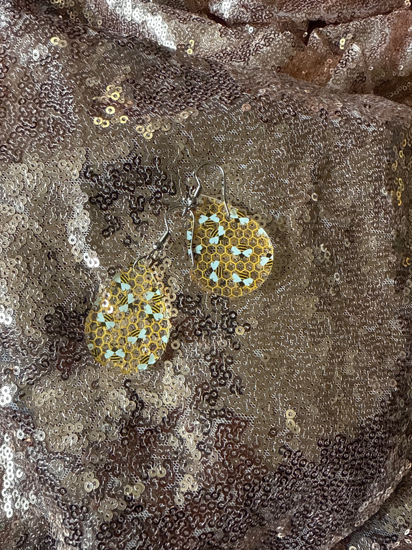 Plastic beehive and honeycomb