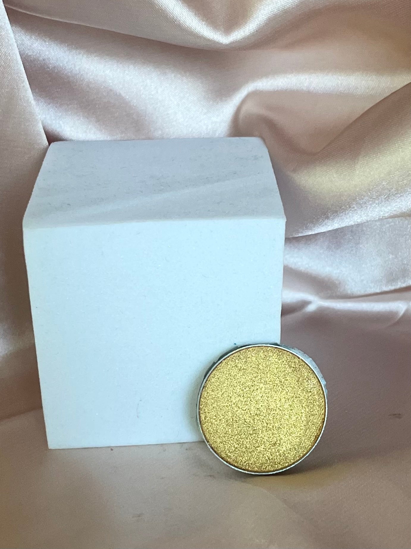 Eyeshadow single pan
