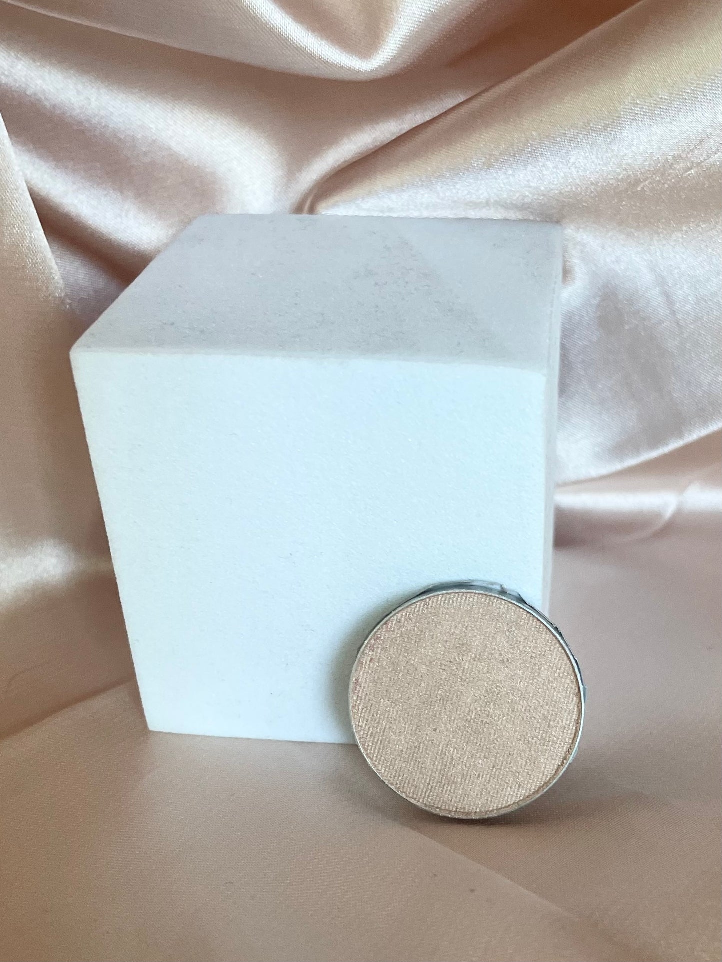 Eyeshadow single pan