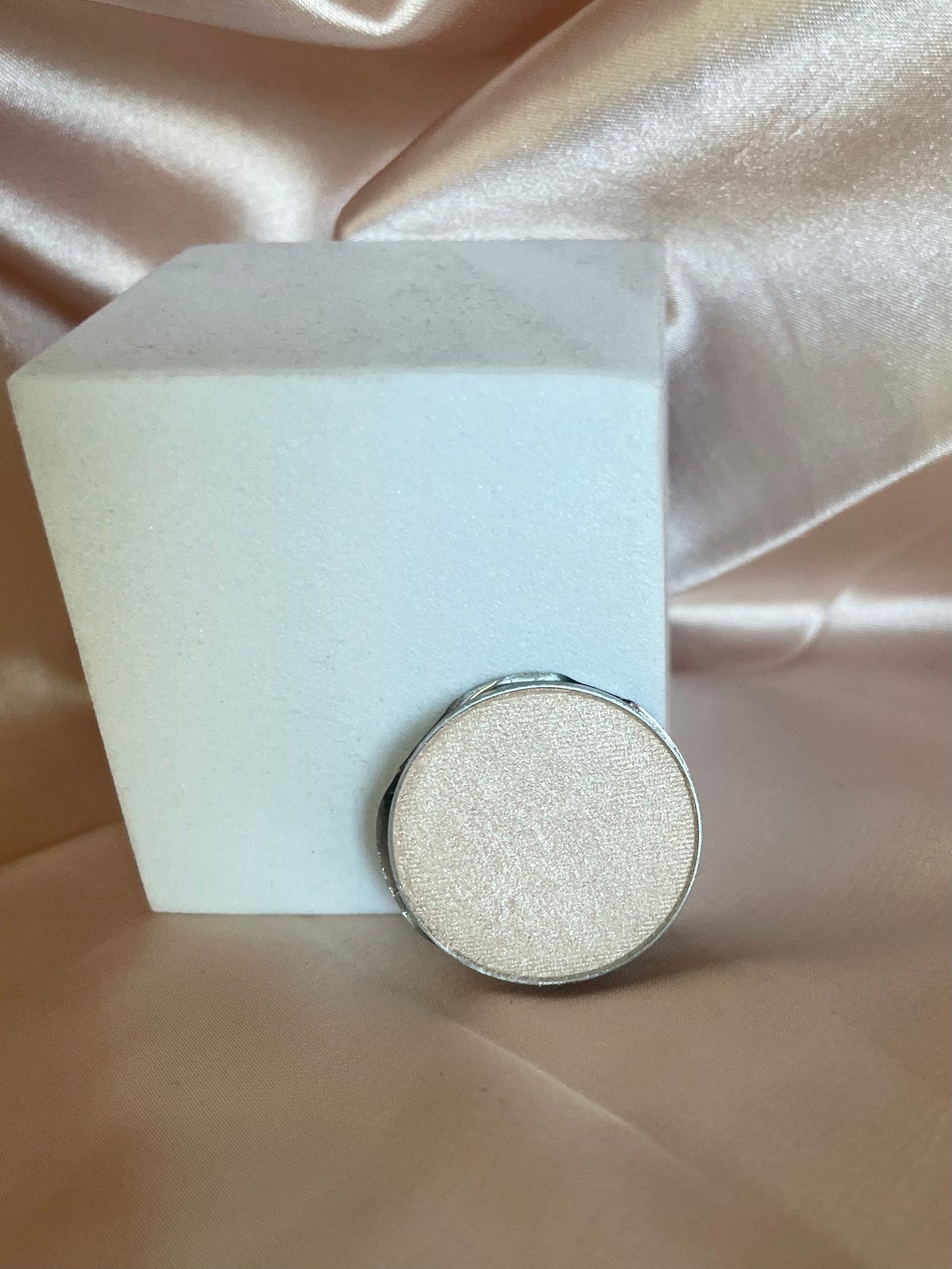 Eyeshadow single pan