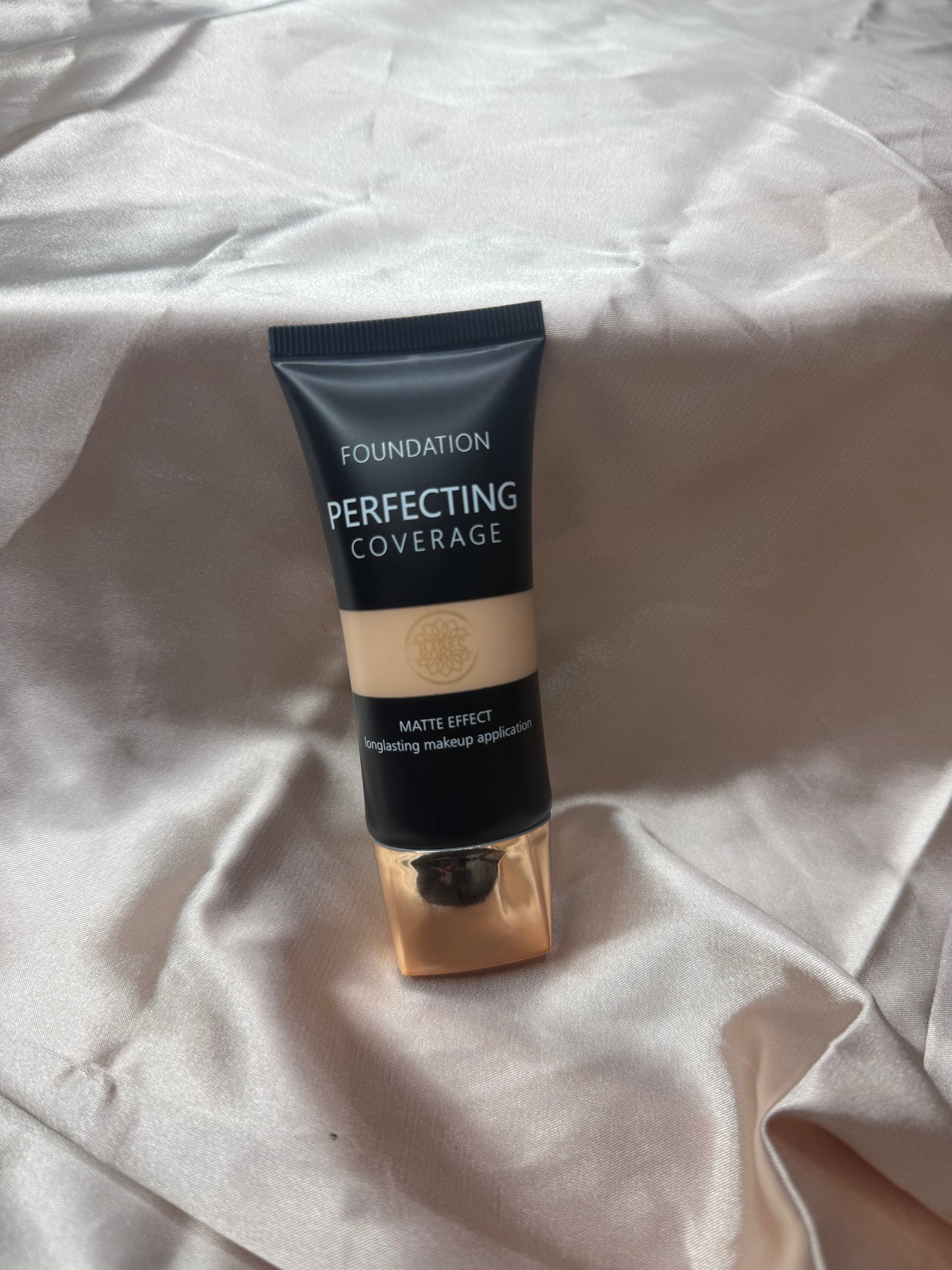 Matte liquid foundation