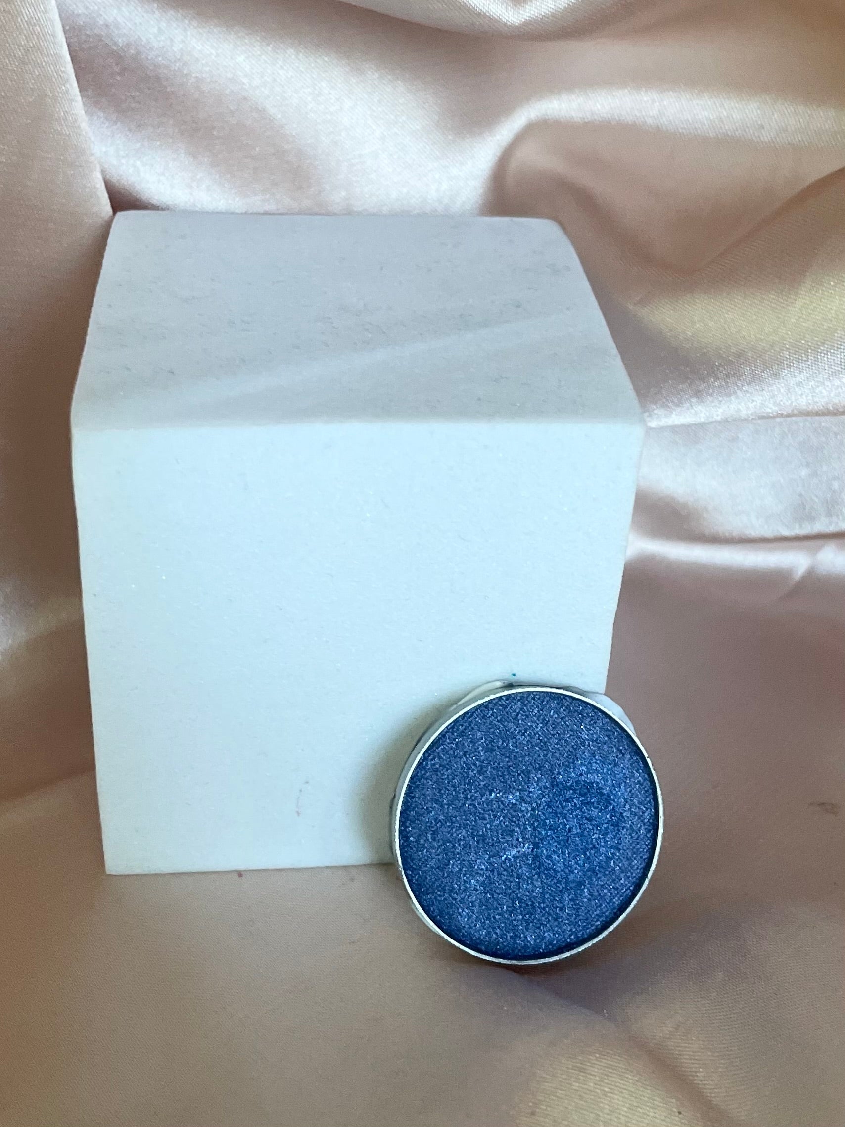 Eyeshadow single pan