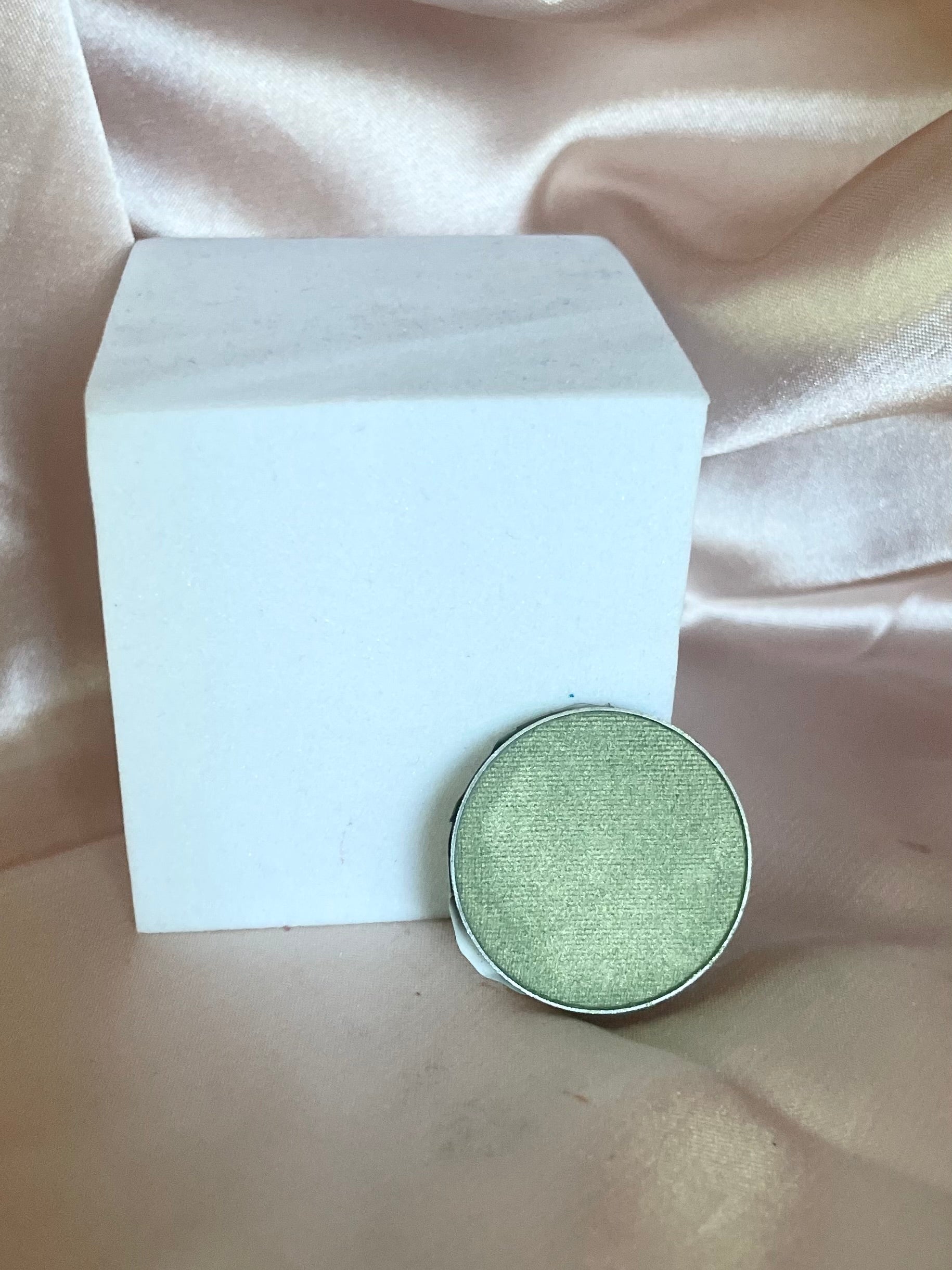 Eyeshadow single pan