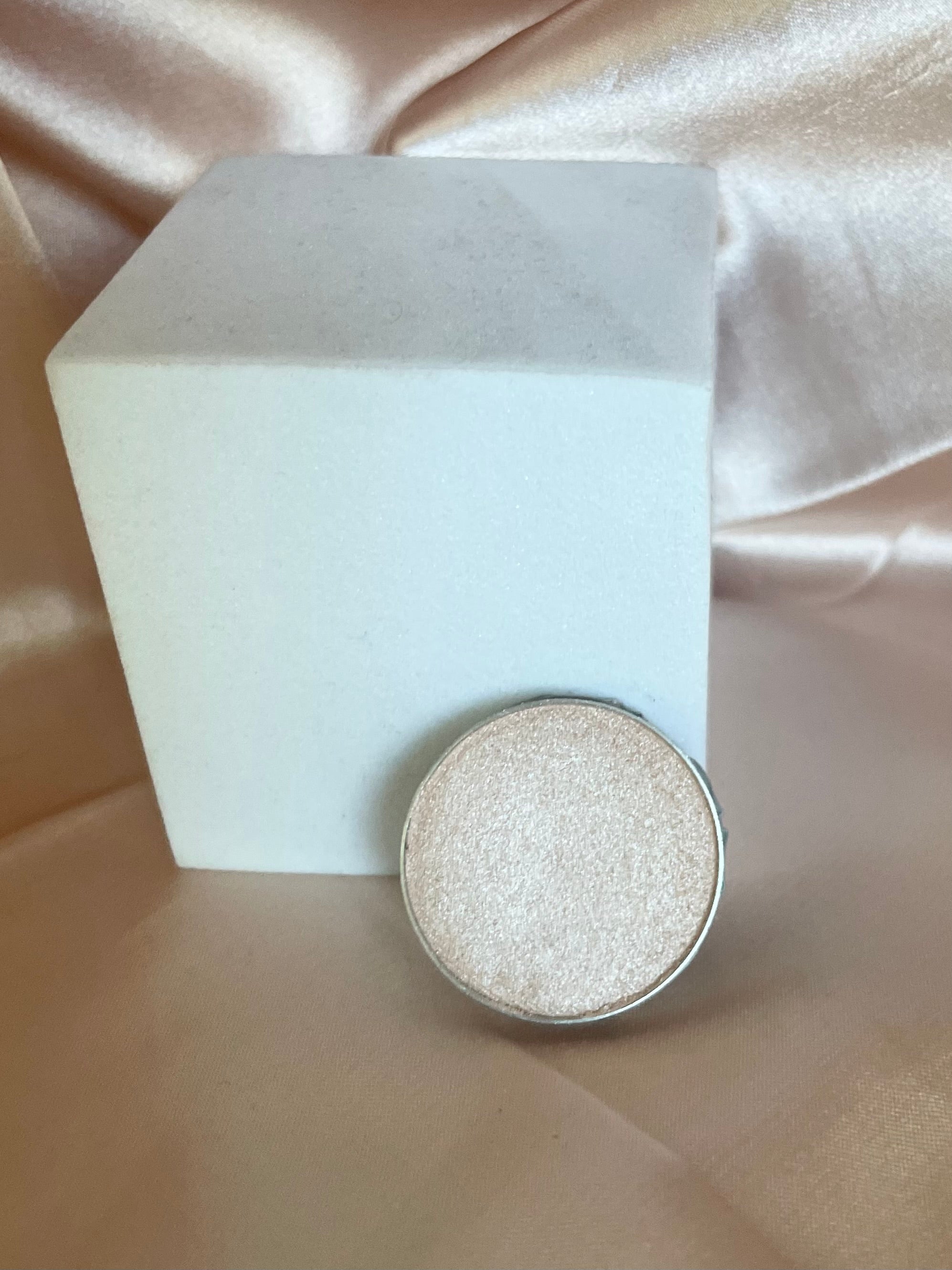 Eyeshadow single pan