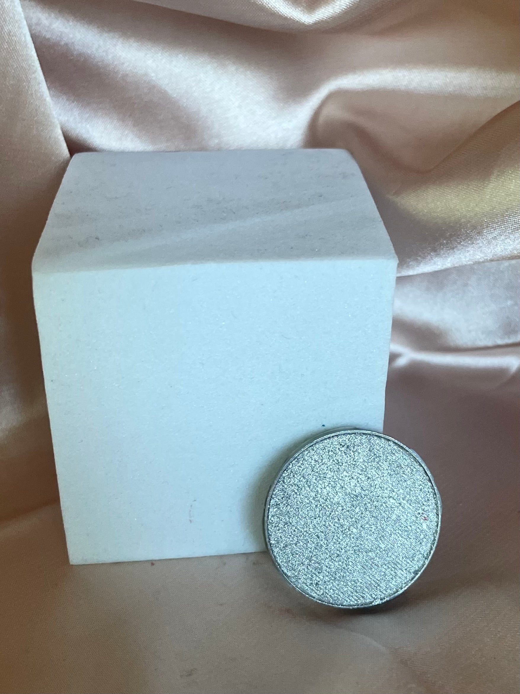 Eyeshadow single pan