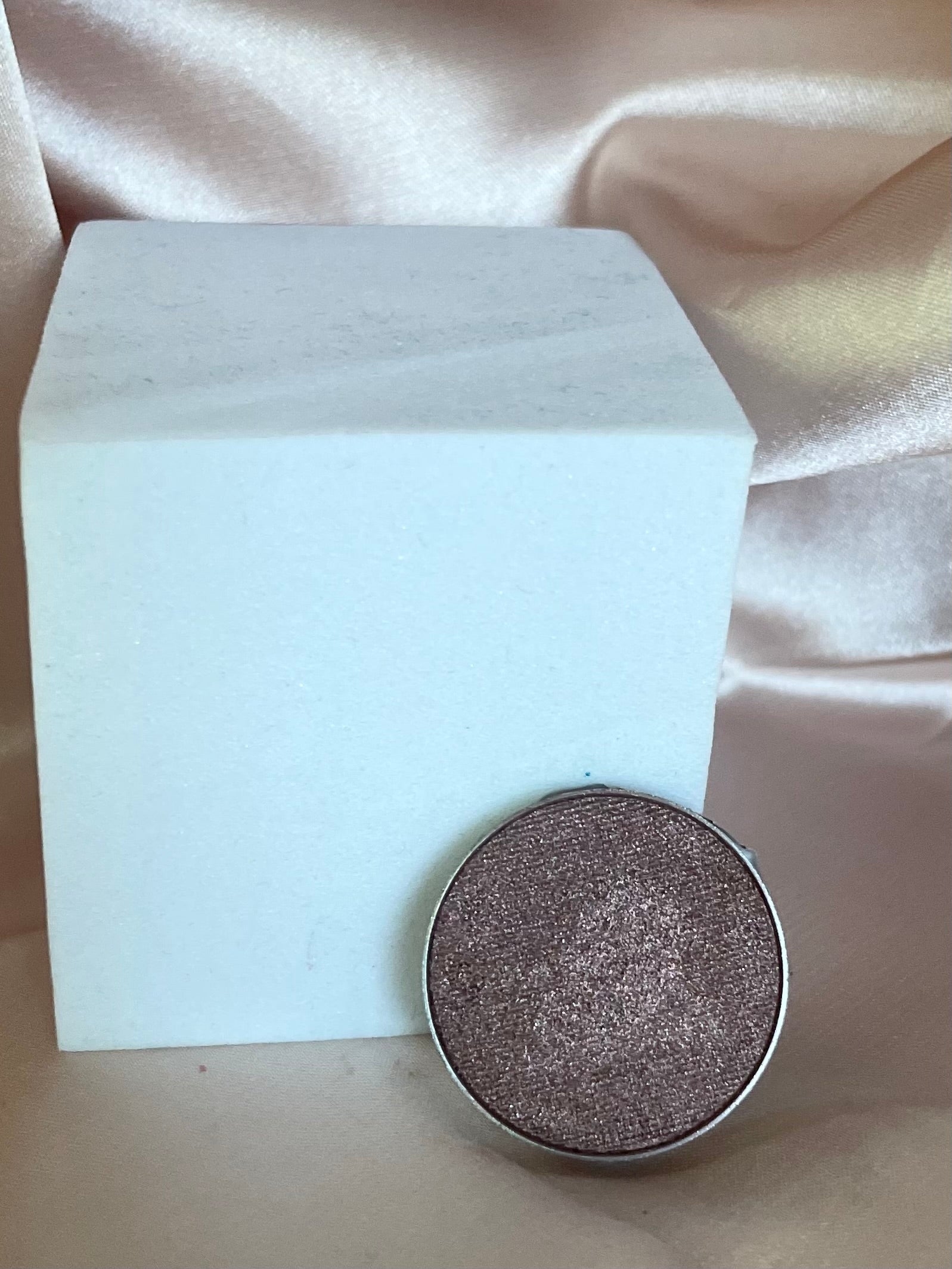 Eyeshadow single pan