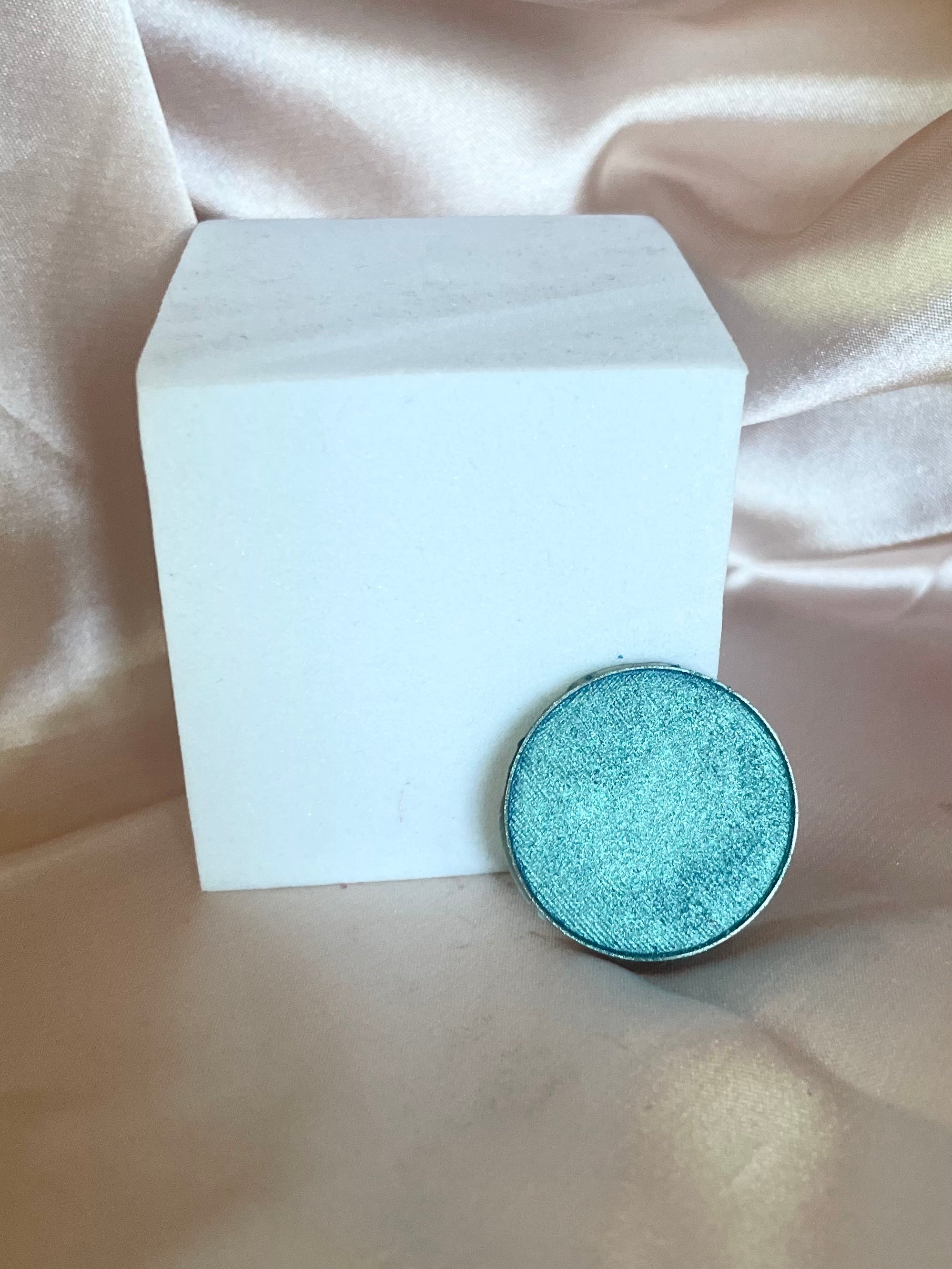 Eyeshadow single pan