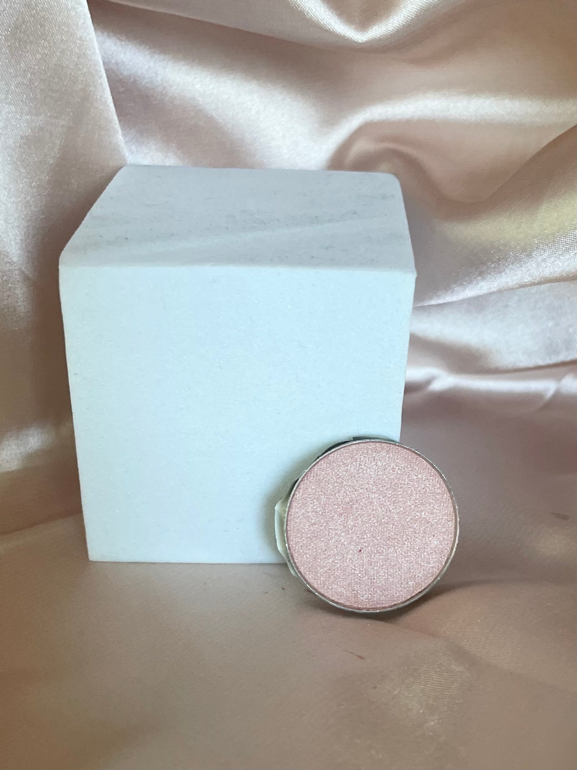 Eyeshadow single pan
