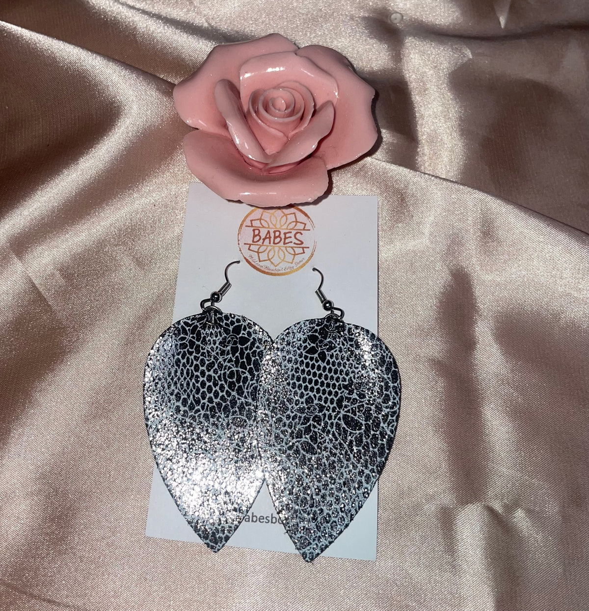 Leather tear drop black and silver