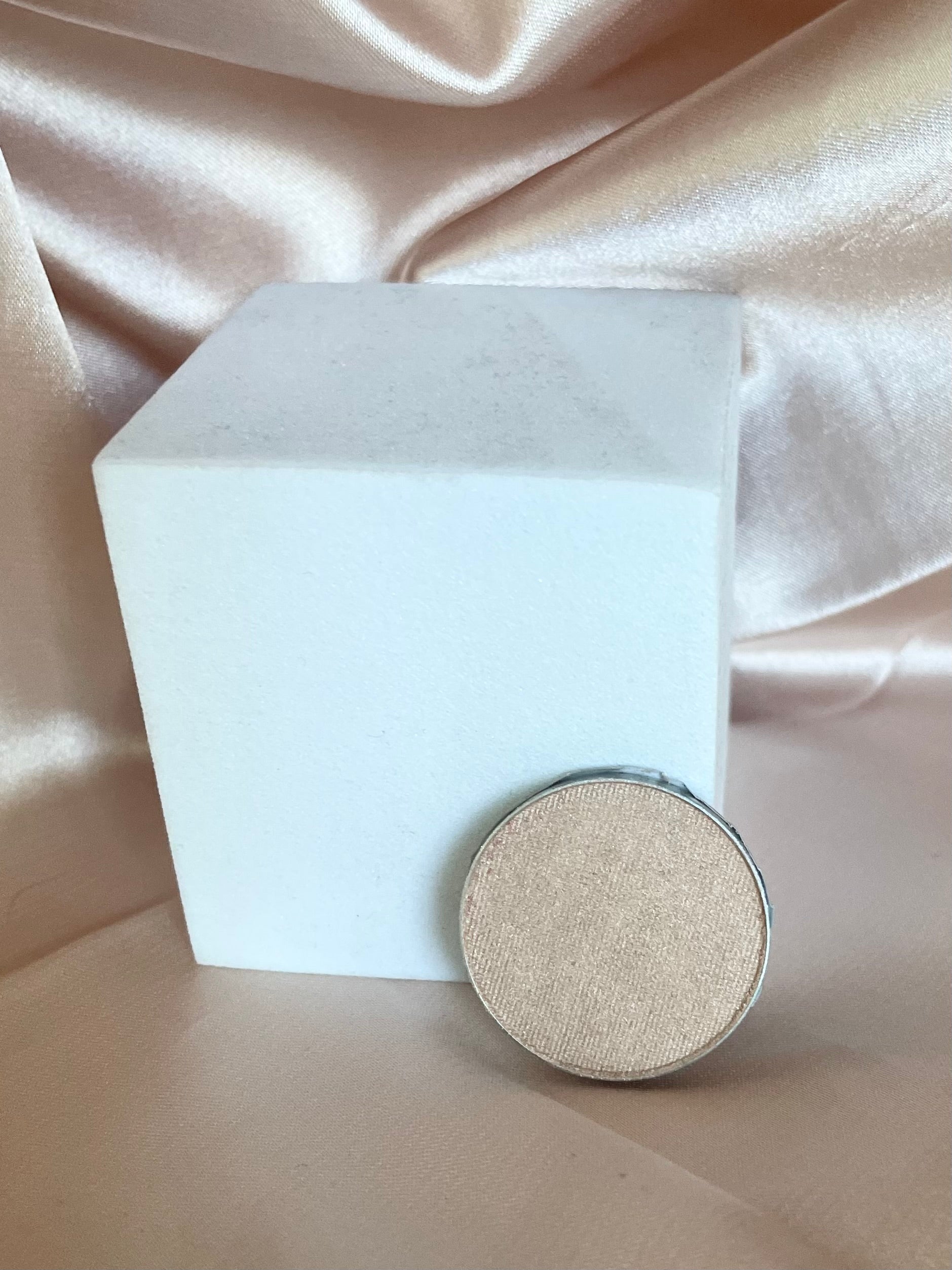 Eyeshadow single pan