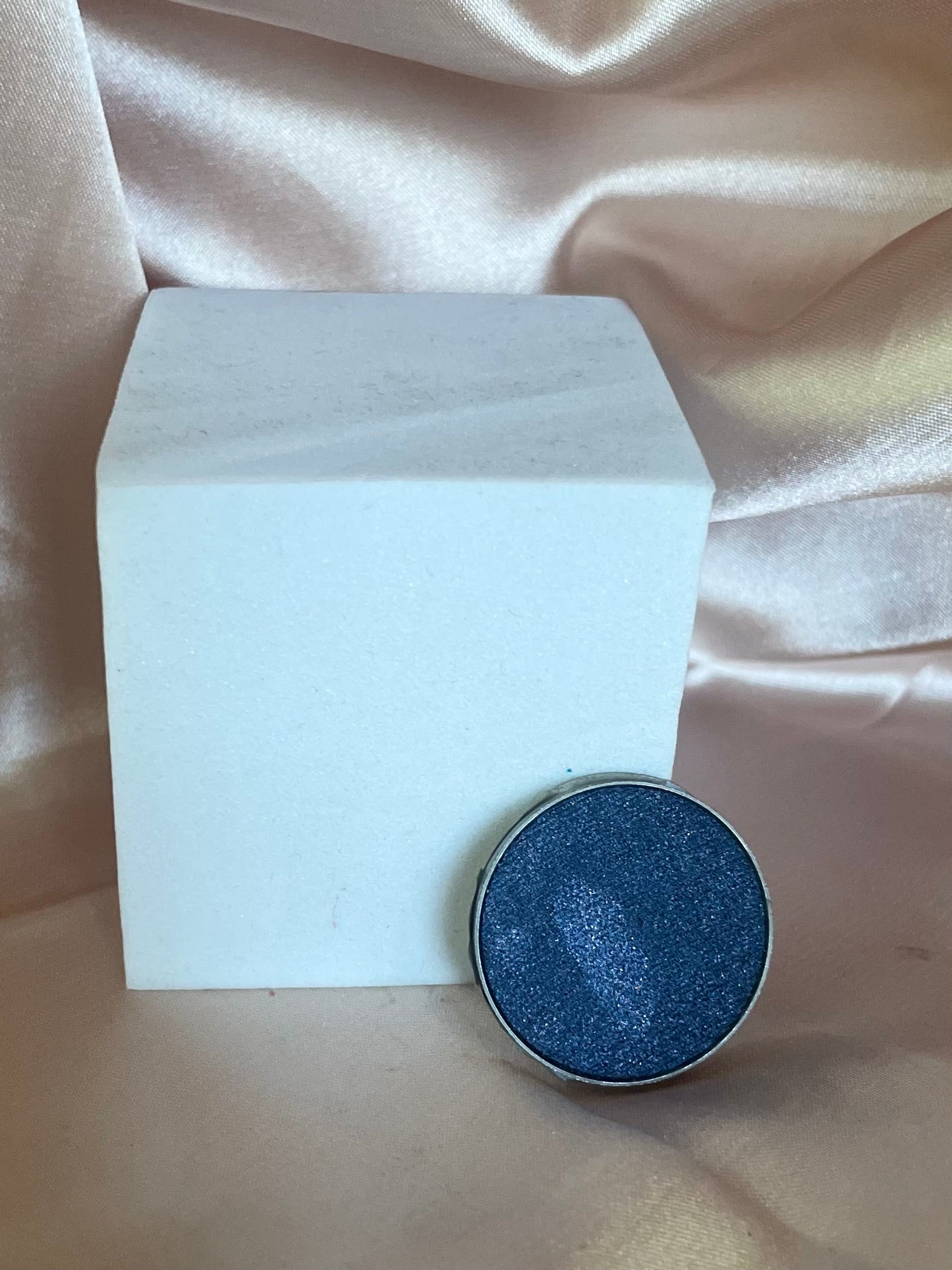 Eyeshadow single pan