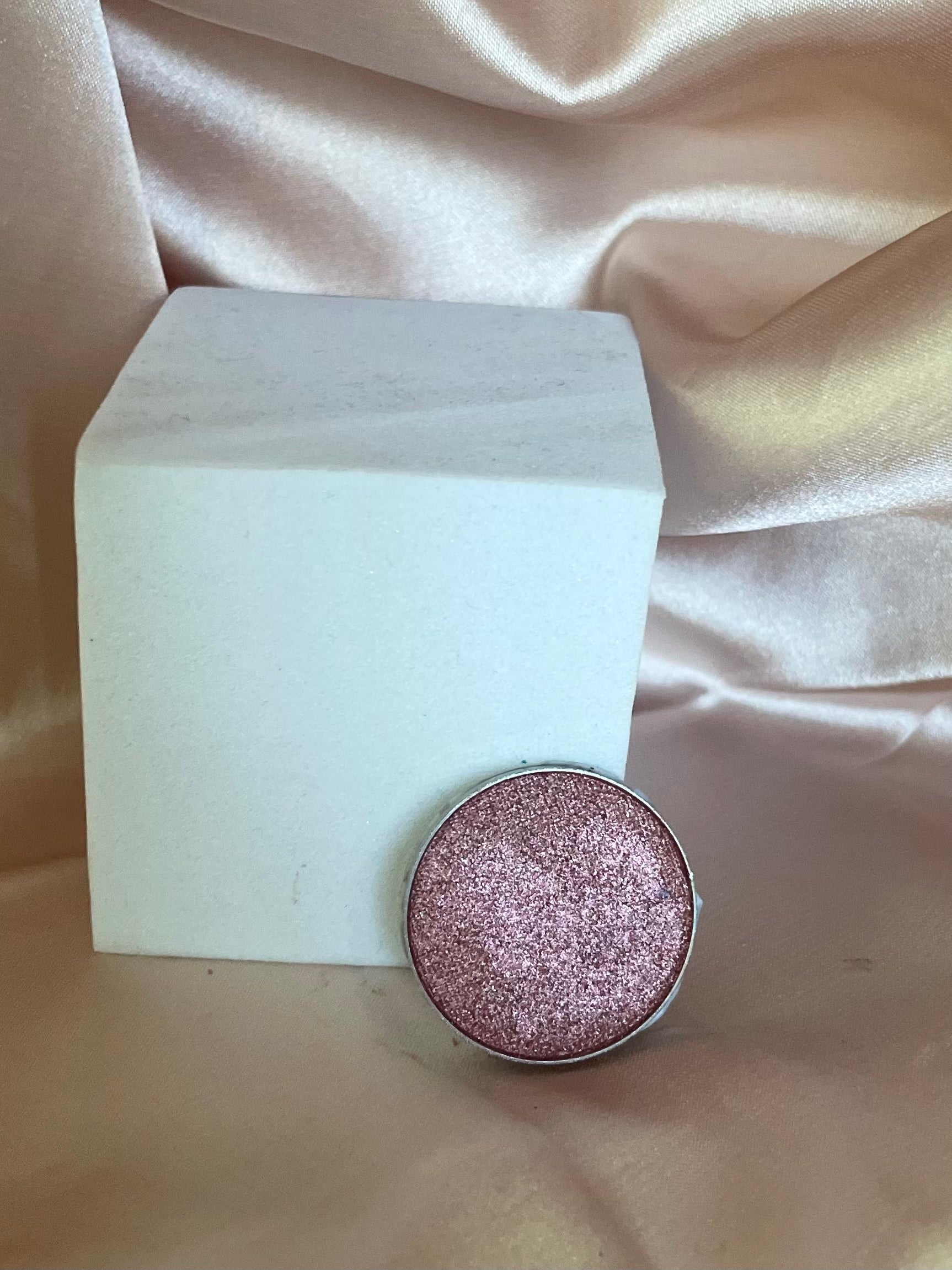 Eyeshadow single pan