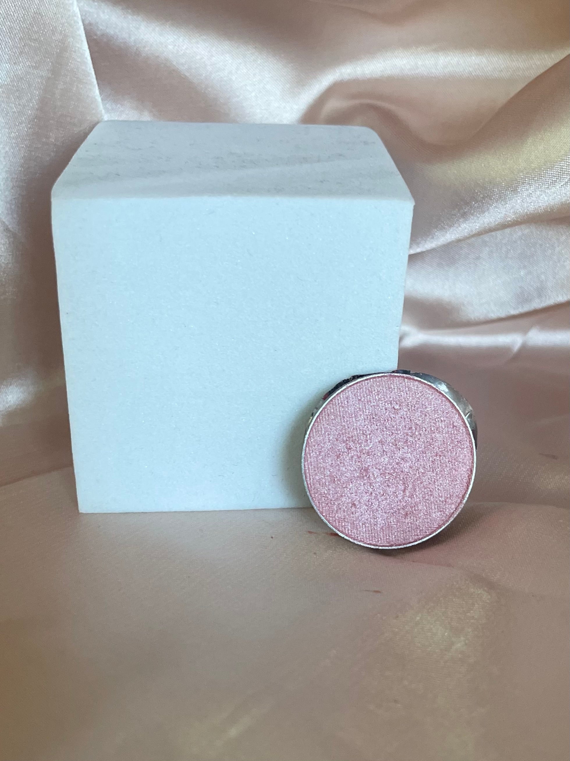 Eyeshadow single pan
