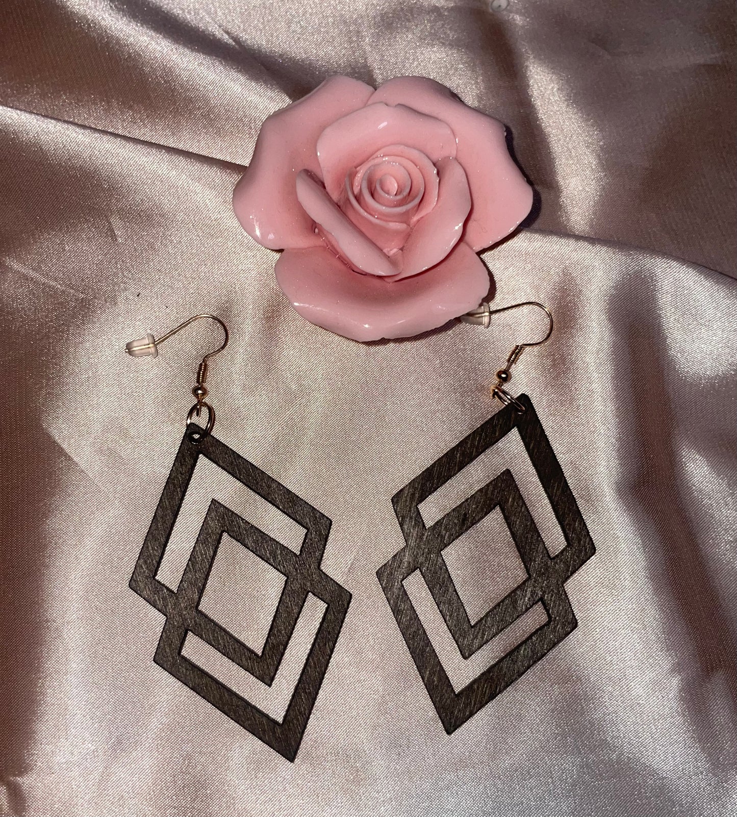 Wood geometrical diamond shape earrings