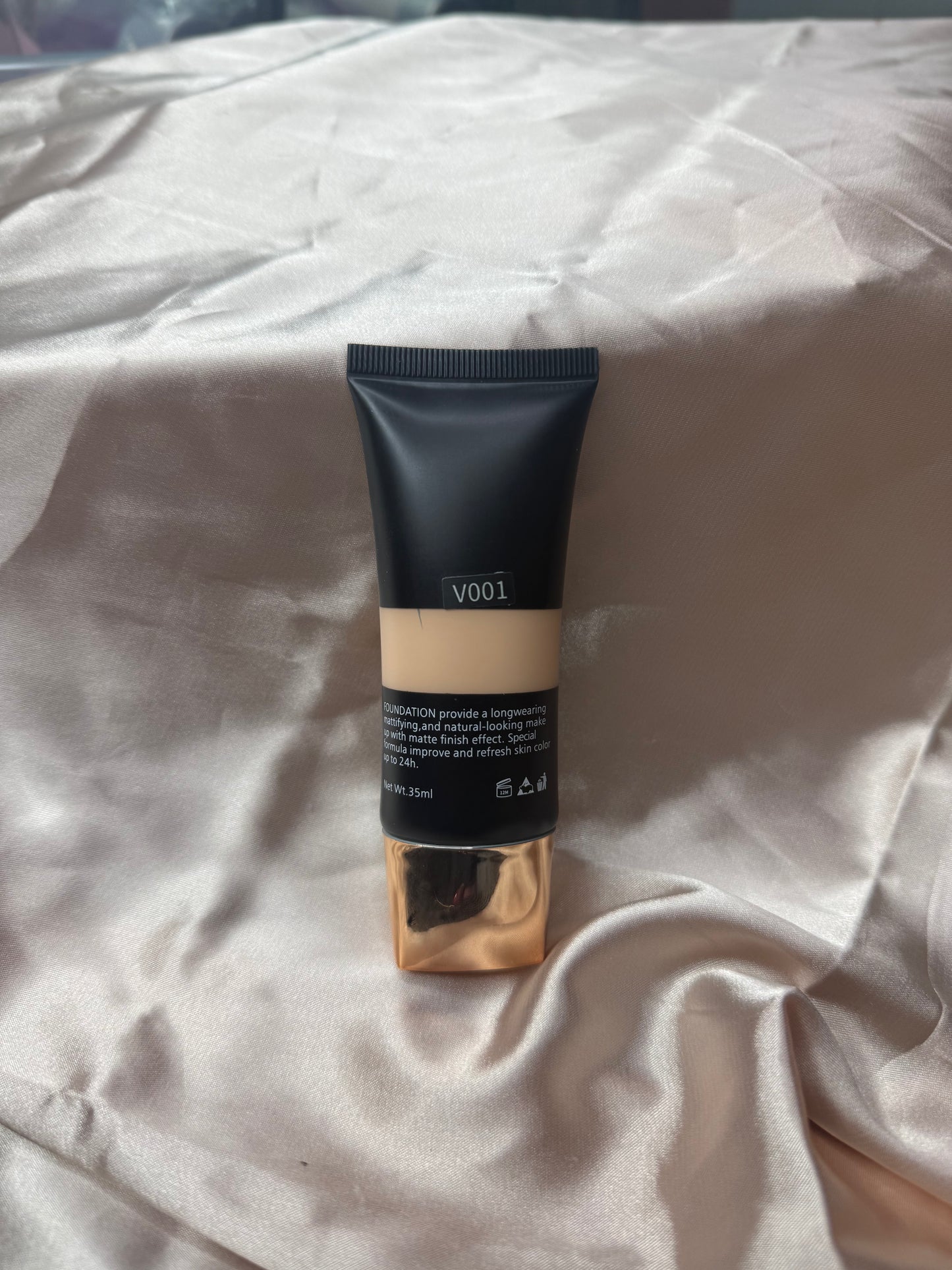Matte liquid foundation