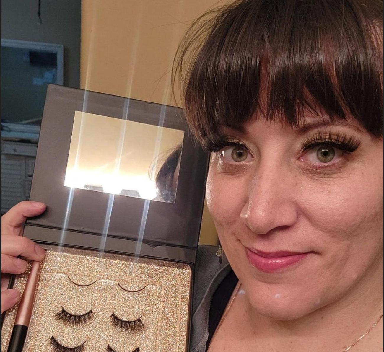 How To Apply Magnetic Liner Lashes